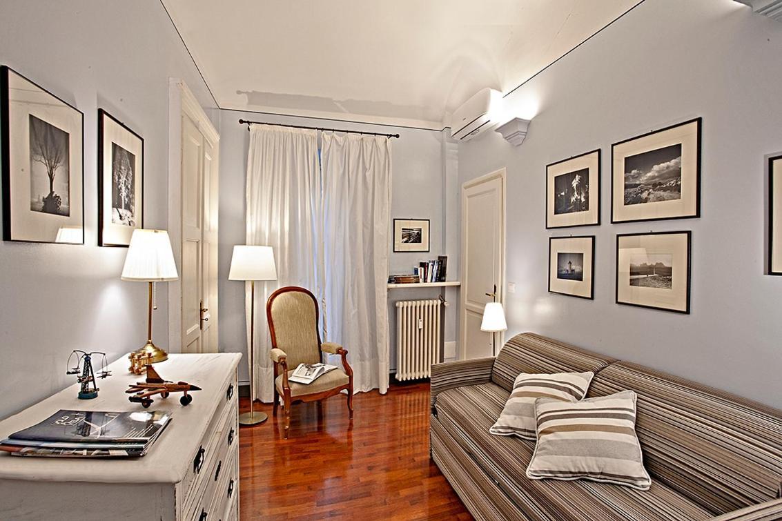 Golden Eagle Apartment Turin Exterior photo