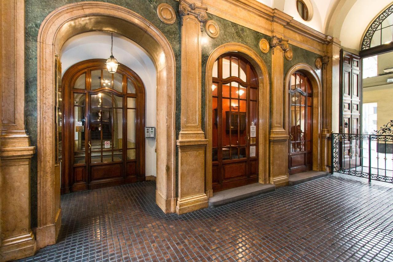 Golden Eagle Apartment Turin Exterior photo