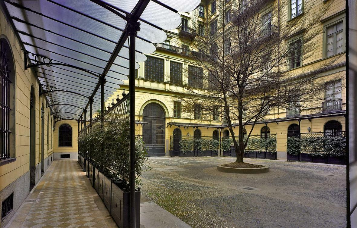 Golden Eagle Apartment Turin Exterior photo